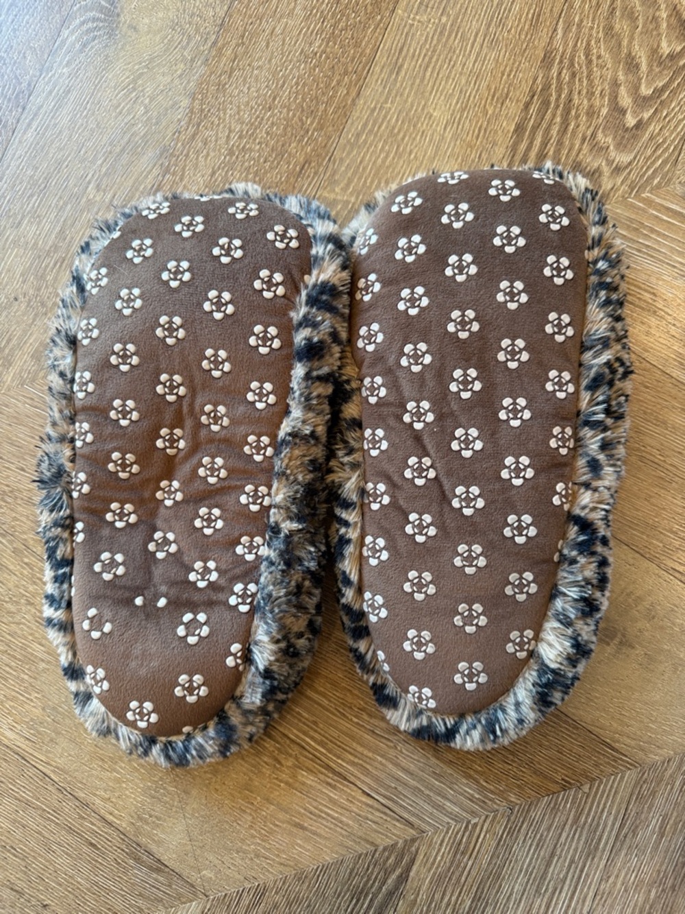Warmies Slippers - Picture 2 of 4